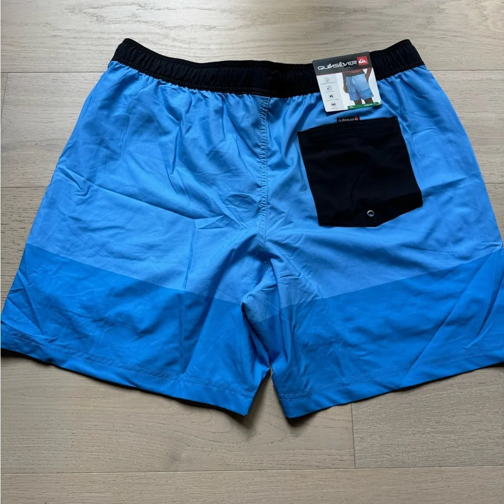 NWT Quicksliver Men’s Blue Board Shorts